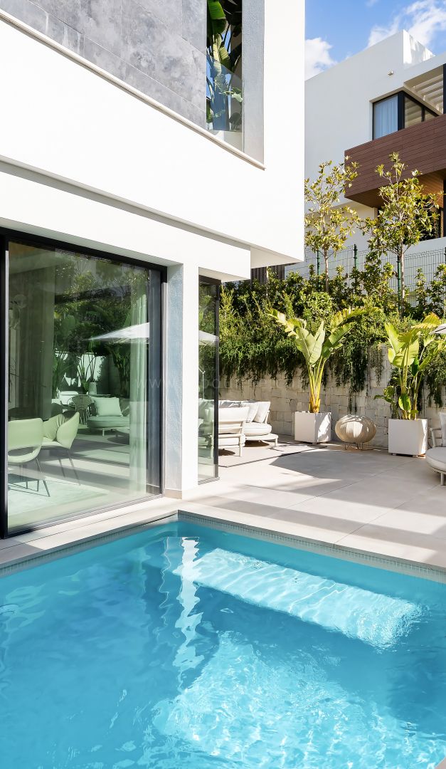 Villa moderna con vistas al mar y sauna en Marbella