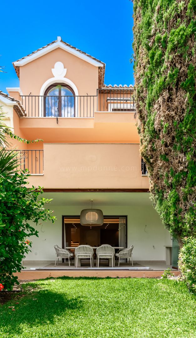 Frontline Beach Townhouse New Golden Mile Estepona