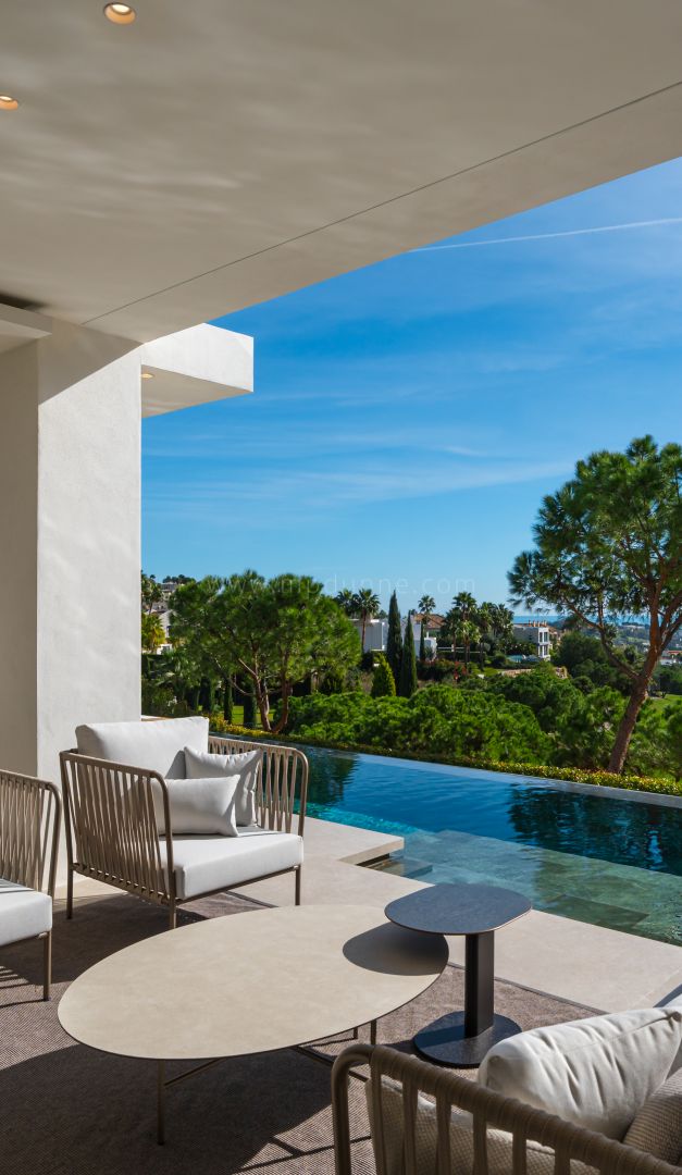 Frontline-Golfvilla mit Mittelmeerblick in La Quinta