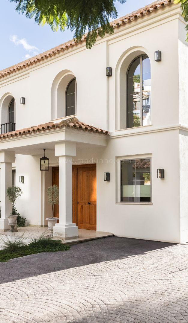 4-Bedroom Modern Villa in Los Arqueros, Benahavís