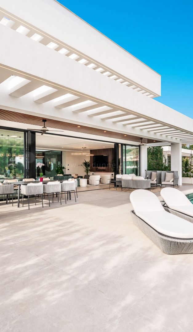 Villa Alfa: Luxusvilla mit Panoramameerblick in El Madroñal, Benahavis