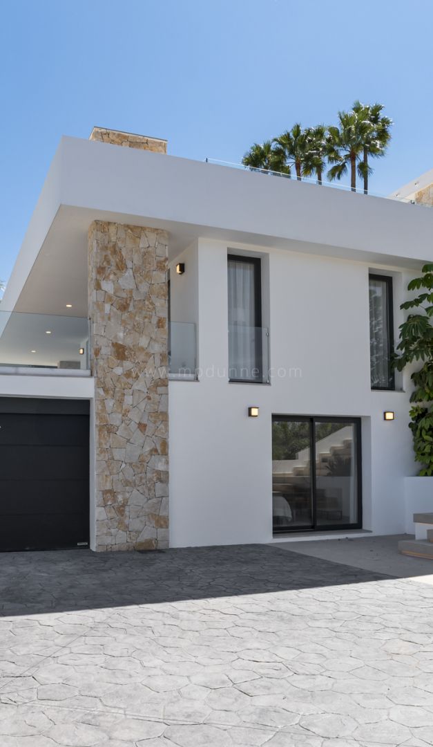 Villa Moderne Élégante Près du Golf de Guadalmina et de la Plage