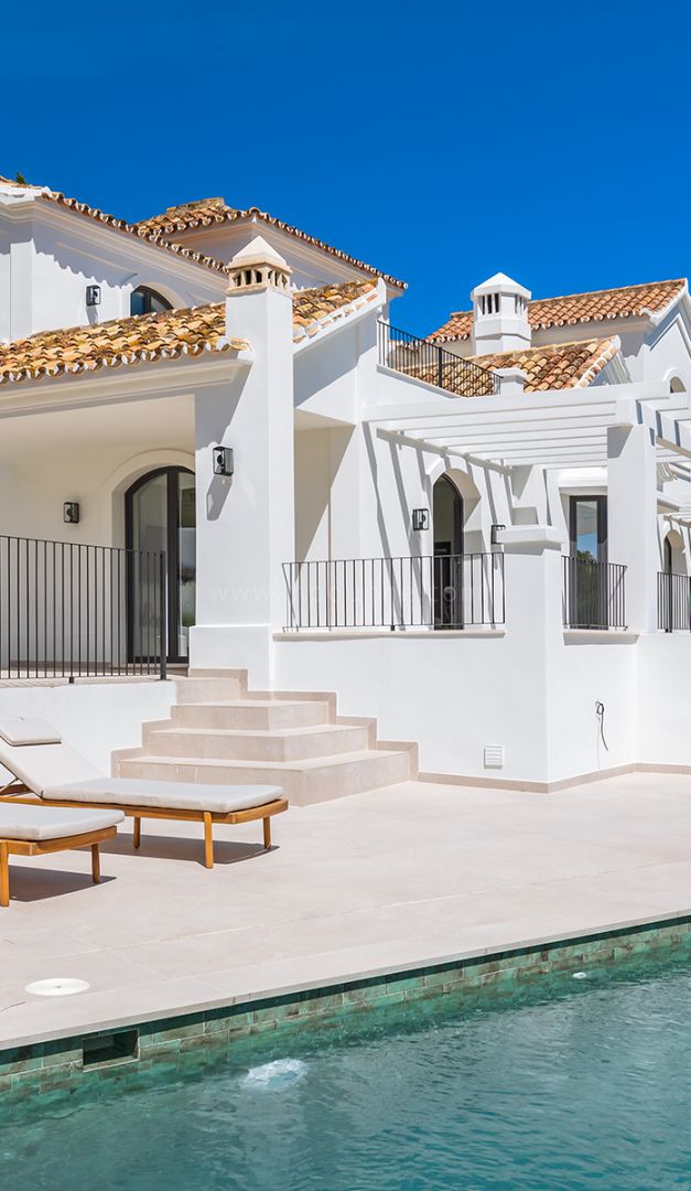 Moderne 5-Schlafzimmer-Villa mit Meerblick im Exklusiven El Madroñal