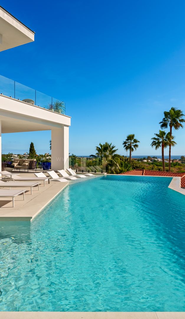 Villa Moderne de Luxe avec Vues Panoramiques sur Golf et Mer à La Quinta, Benahavís.