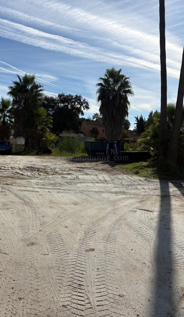 Gewerbegrundstück zu Verkaufen in El Paraíso Playa, Estepona