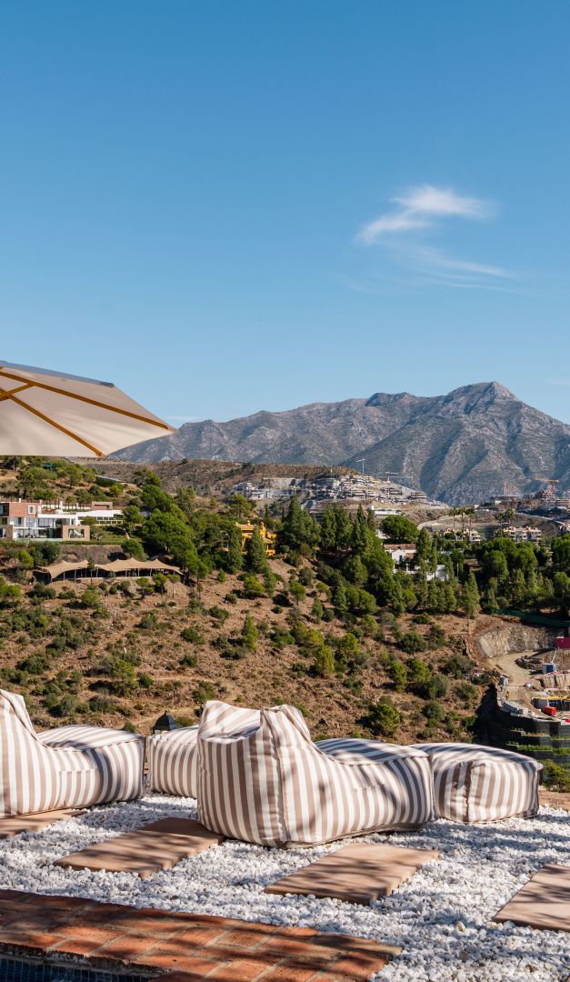 Villa élégante avec vue panoramique sur la mer à El Madroñal, Benahavís