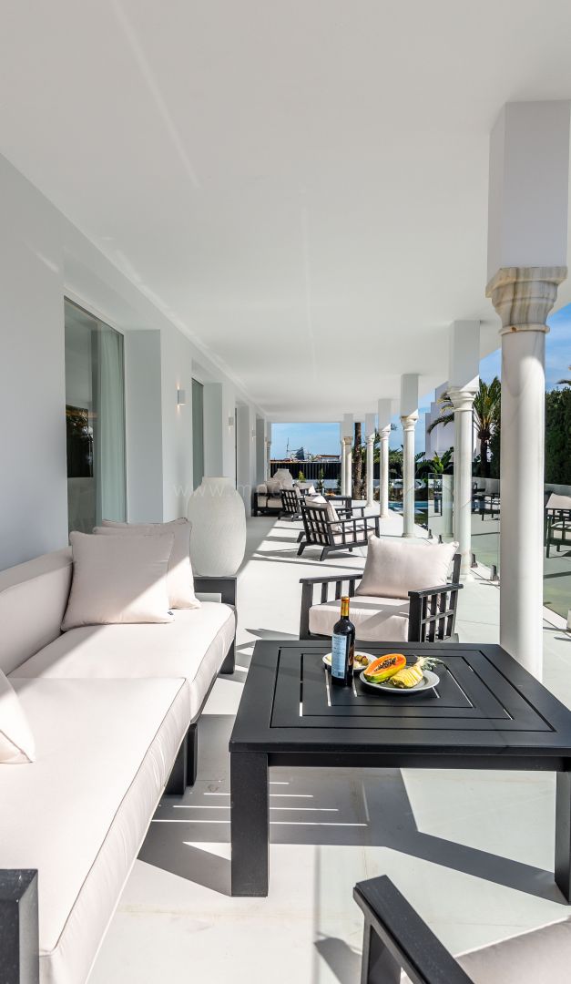 Villa de luxe avec vue sur la mer à proximité de Puerto Banús
