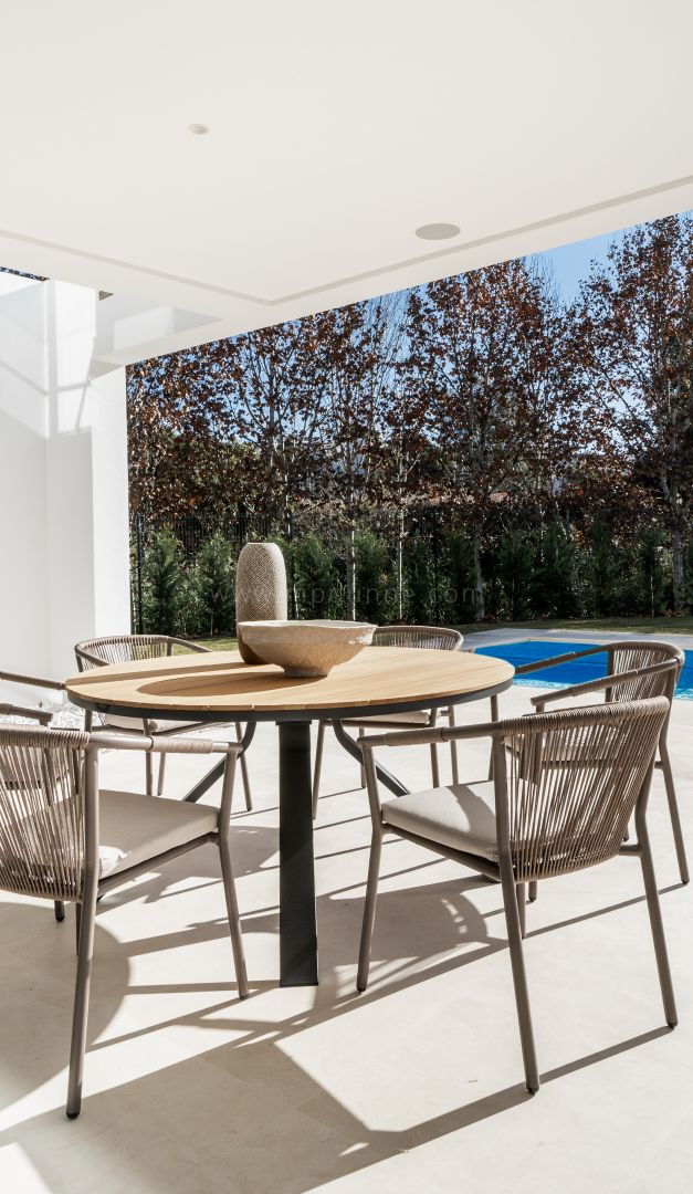 Villa moderna a estrenar en la Nueva Milla de Oro, Estepona