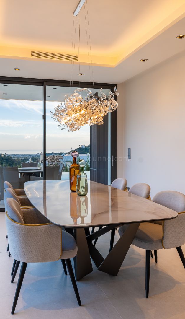 Moderne Villa mit Panoramablick in Wohnanlage La Quinta