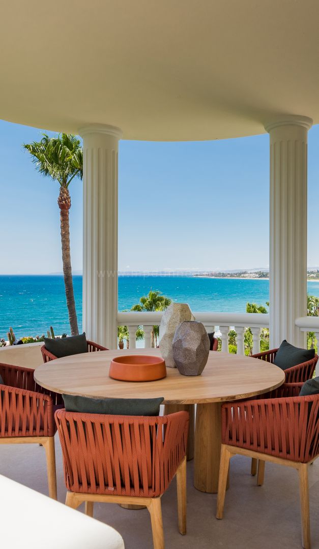 Apartment am Strand mit Panoramablick auf das Meer in Estepona