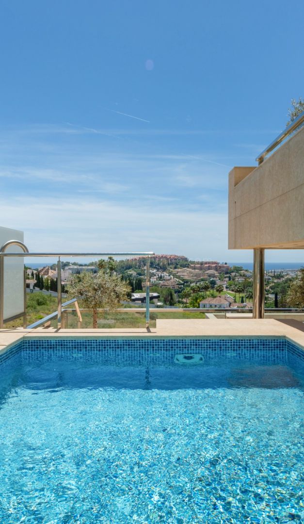 Penthouse avec vue panoramique sur la mer et piscine privée Nueva Andalucia, Marbella