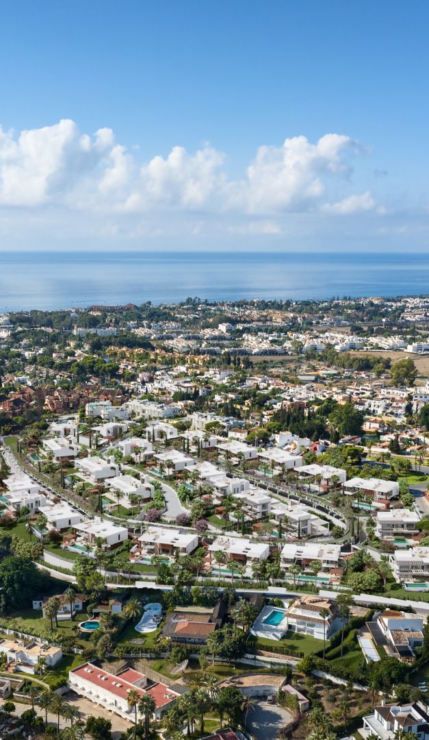 Außerplanmäßige Luxusvillen mit Panoramablick in Nueva Andalusien