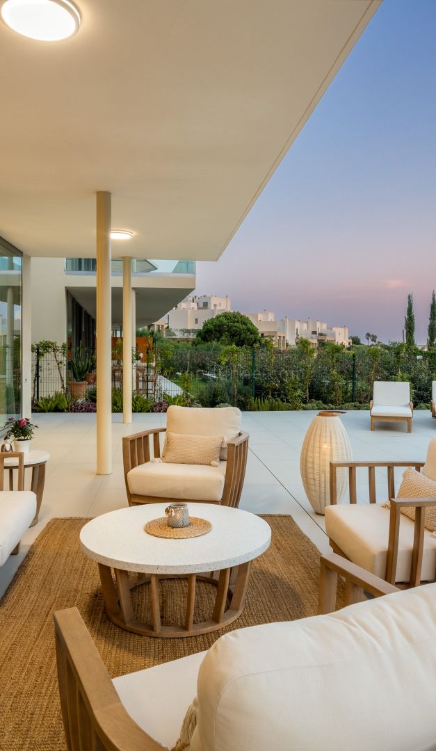 Nouvel appartement luxueux de trois chambres avec vue sur la mer et la montagne à Reserva del Higuerón