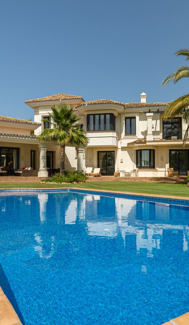 Villa Fairways - Frontline Golf Villa in La Zagaleta, Benahavis