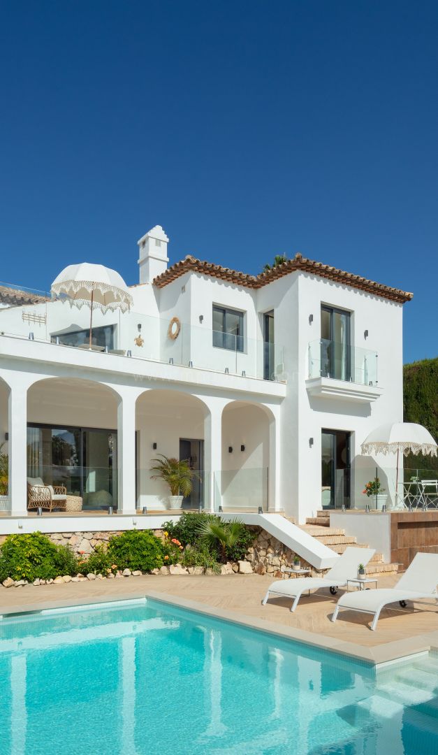 Villa classique espagnole récemment rénovée à Nueva Andalucia