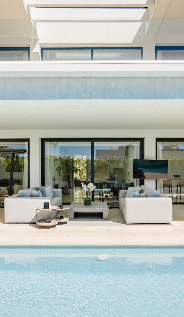 Villa de luxe contemporaine dans une communauté fermée prestigieuse au sein de Golf Valley