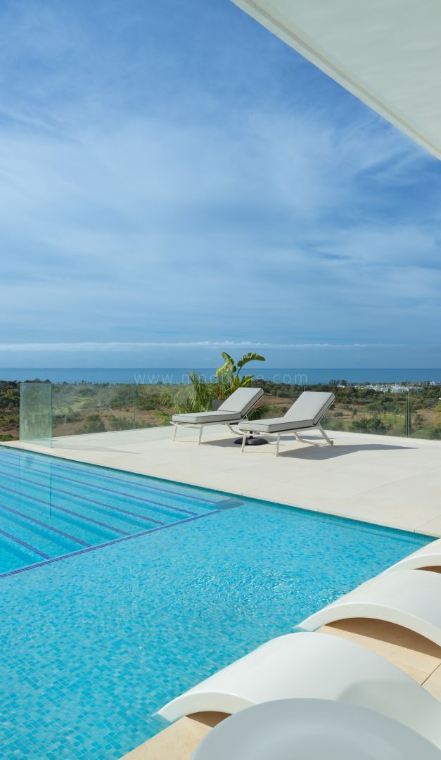 Villa contemporánea con vistas panorámicas en El Paraíso Golf