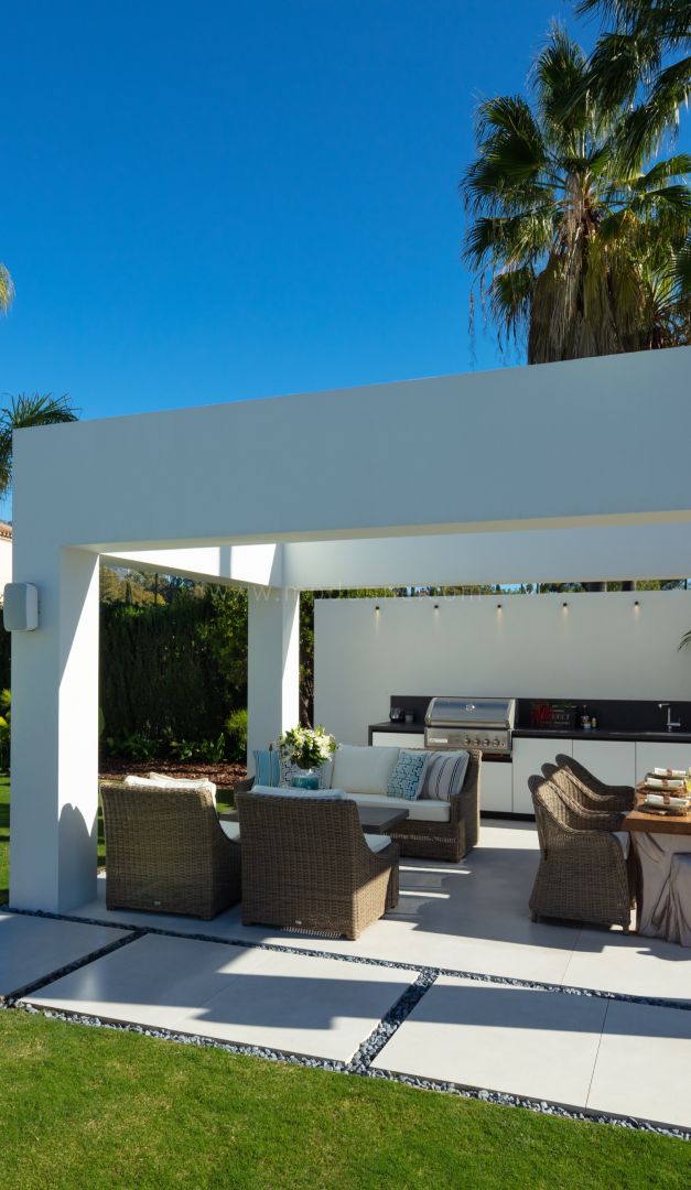 Modern Refurbished Villa in Golf Valley, Nueva Andalucia