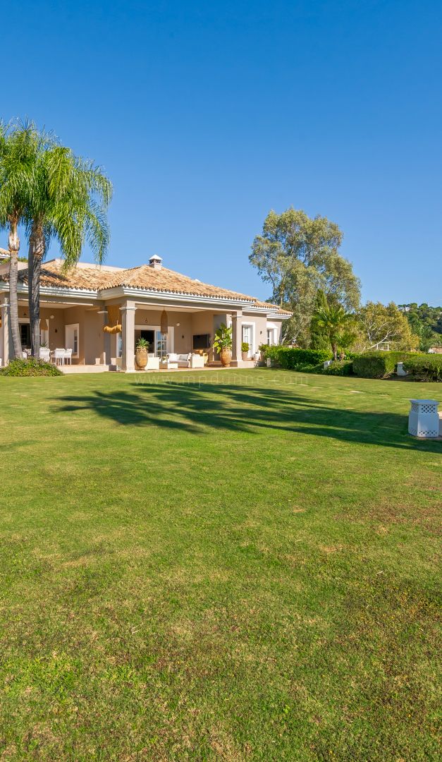 La Zagaleta Moderna Villa de Estilo Andaluz con Vistas al Mar