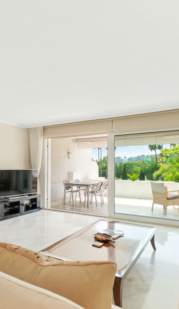 Los Granados Golf Frontline Golf Luxury Apartment in Nueva Andalucia, Marbella