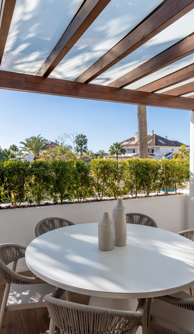 Apartment Walking Distance to Puente Romano and Coast in Marbella Golden Mile