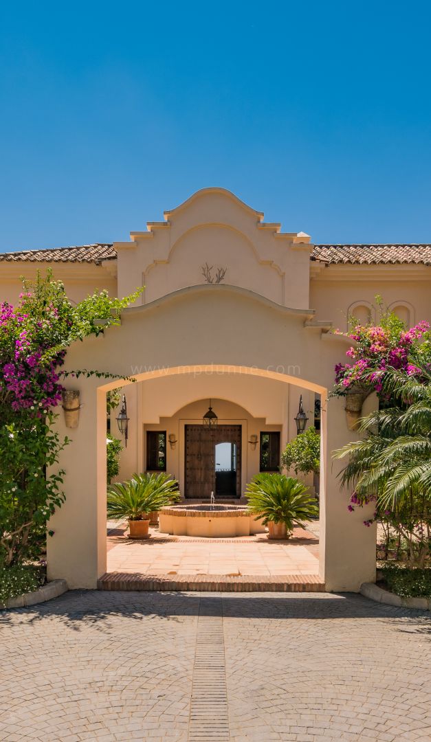 Villa classique à La Zagaleta avec vue panoramique sur la mer