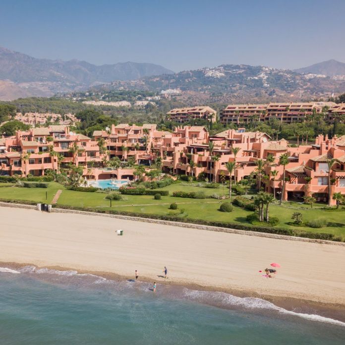 La Morera beachfront luxury development in Los Monteros beach, Marbella, Costa del Sol, Málaga