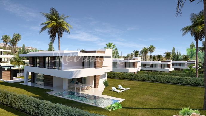 					25 luxury villas in Estepona next to the golf course
			