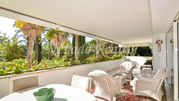 Fully refurbished apartment close to the beach in a well-knonwn residential area of Marbella
