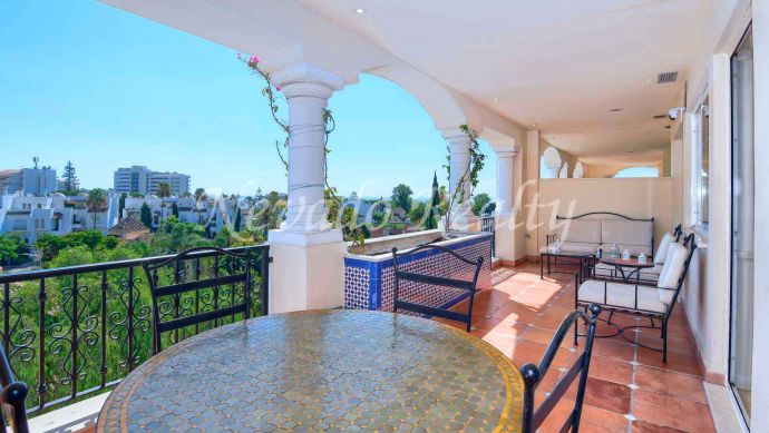 Beachside flat with views of the Golden Mile