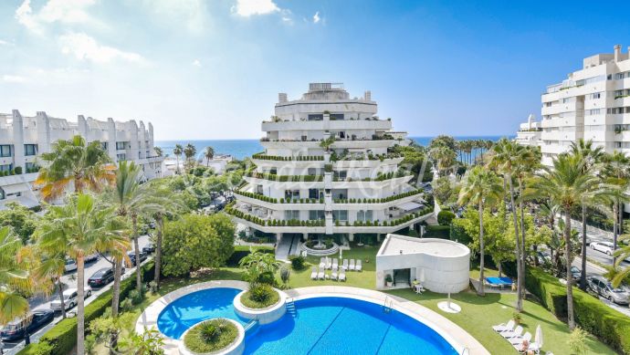 Penthouse avec de superbes vues sur la mer dans le centre de Marbella et à côté de la plage
