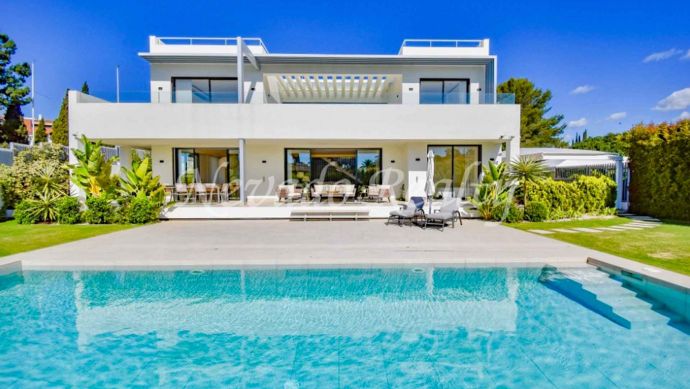 Villa moderne flambant neuve à vendre à Las Lomas del Marbella Club