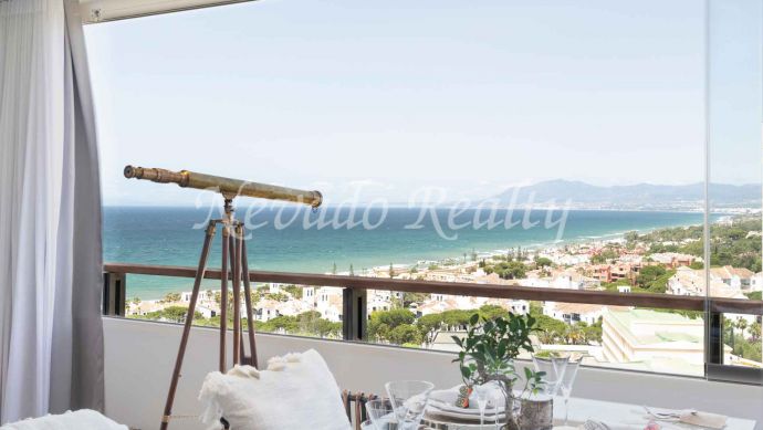 Brand new studio in Marbella with panoramic views of the sea and the coast for sale