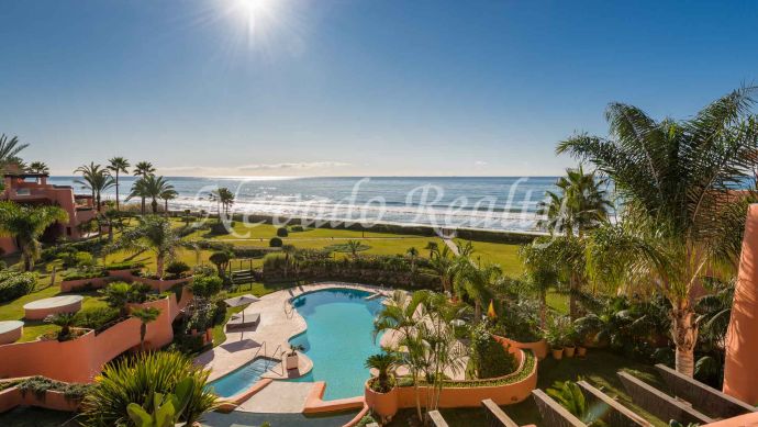 Frontline beach penthouse for sale in La Morera