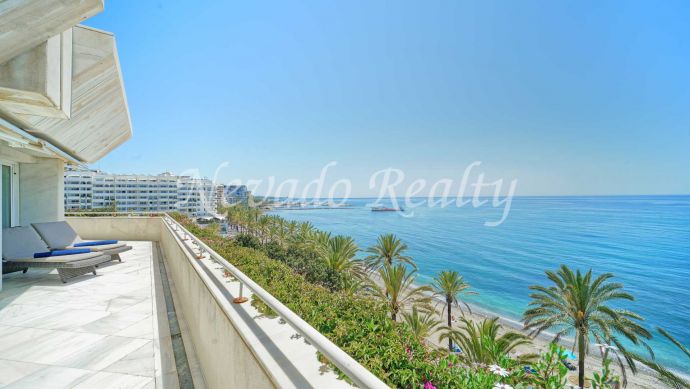 Frontline beach apartment with impresive views for sale in Marbella