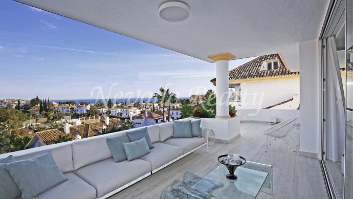 Penthouse on the Golden Mile with sea views for sale