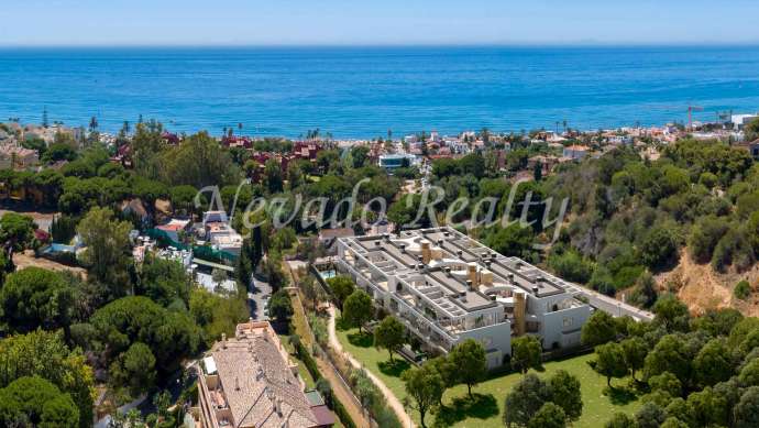 					Flats and penthouses under construction located 200 metres from the beach
			