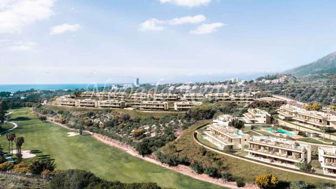 					Flats and penthouses in frontline golf development in Marbella East for sale.  
			