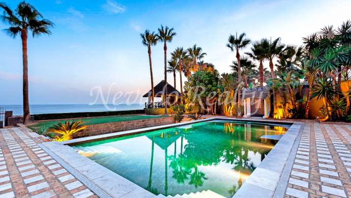Frontline beach Villa in Los Monteros for rent