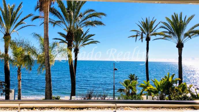 Front beach apartment in Gran Marbella for rent