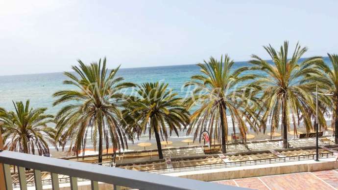 Beachfront Apartment in Marbella for rent