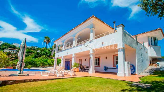 Villa for long term rental in La Mairena