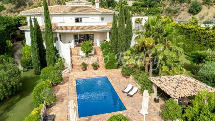 Villa in Benahavís next to the Golf Valley for sale
