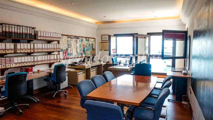 Office for rent on the first line of Puerto Banús, Marbella