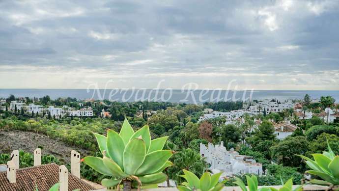 Penthouse in Marbella with sea views for sale