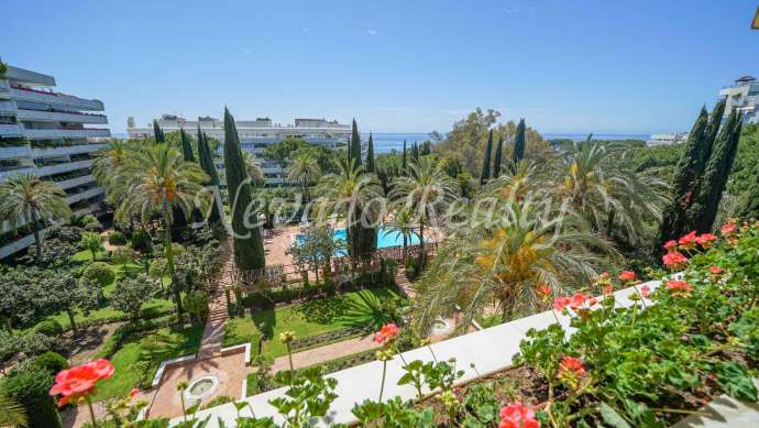 Flat in Don Gonzalo with sea views