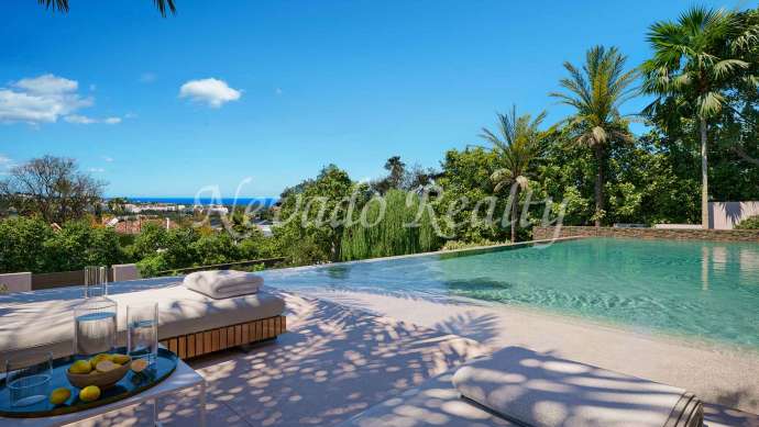 Villa in La Quinta with sea views for sale.