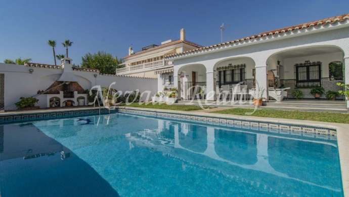 Villa independiente en Marbella centro en una sola planta con piscina privada