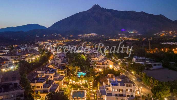 Luxury penthouse on the Golden Mile of Marbella for sale