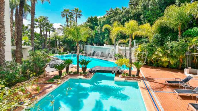 Flat with private pool in El Retiro de Nagüeles, Marbella for sale